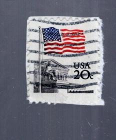 美国  盖销 邮票一枚；国旗。2.3x2cm。