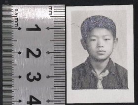 zp019,阴某增送赵某磊小学毕业留念证件照