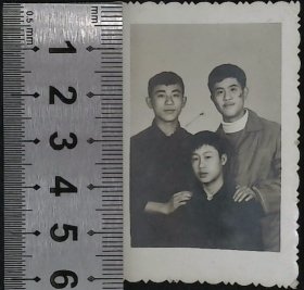 zp005,兄弟三人合影