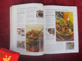 （英文原版）THE COMPLETE VEGETARIAN COOKBOOK（完整的素食食谱）（香酥春卷配甜辣椒酱、咖喱鸡蛋、糖醋朝鲜蓟沙拉、西班牙冷汤菜(用番茄、青椒、黄瓜等制成)、豌豆配小洋葱和奶油、马铃薯面疙瘩）（16开全彩铜版纸）（包邮）