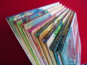 彩色世界经典文学名著宝库（侠盗罗宾汉、奥德赛、海底两万里、金银岛、三个火枪手、小妇人、亚瑟王与圆桌骑士、八十天环游世界）（全8册）（一版一印）（包邮）