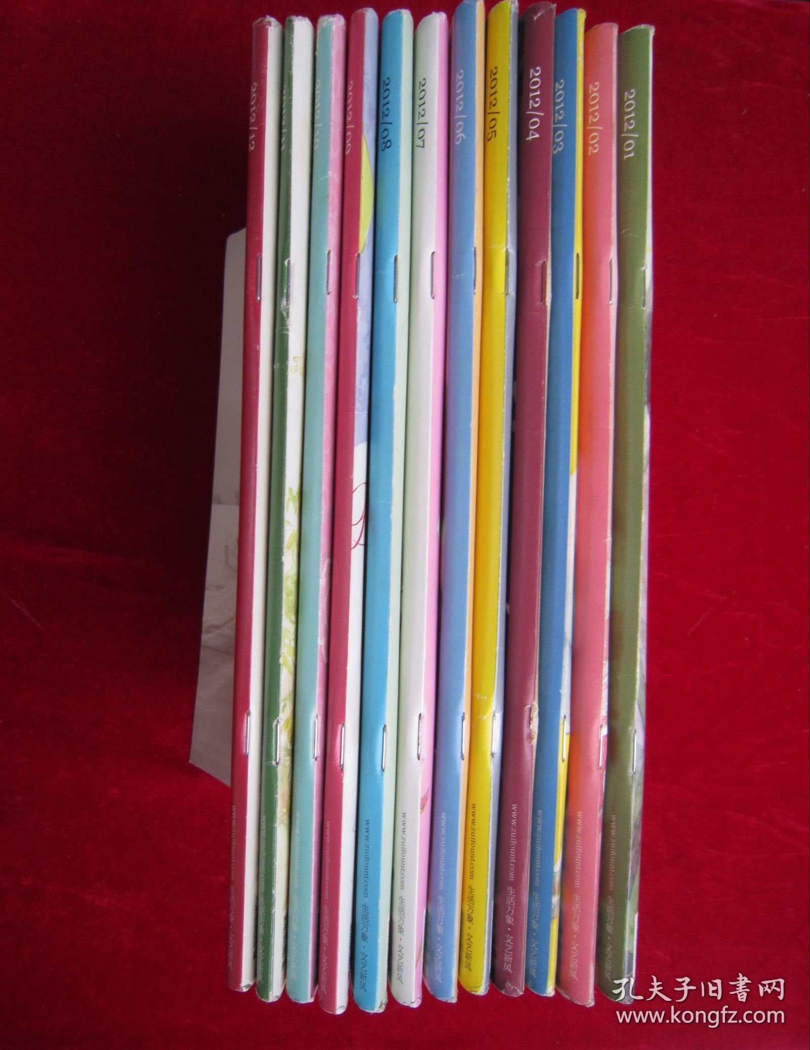 点击查看原图 文艺风象(2012:1-12)(12本合售)(第1、2、3、6、7期附送小许赠品)(包邮)