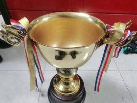 第九届全国运动会第十一届广东省运动会 奖杯