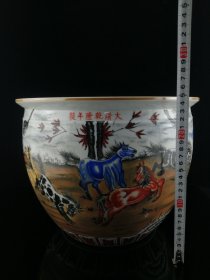 釉中彩八骏图纹饰缸，高25cm，口径32cm