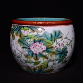 珐琅彩描金荷花仙鹤纹缸，高11.5×14厘米