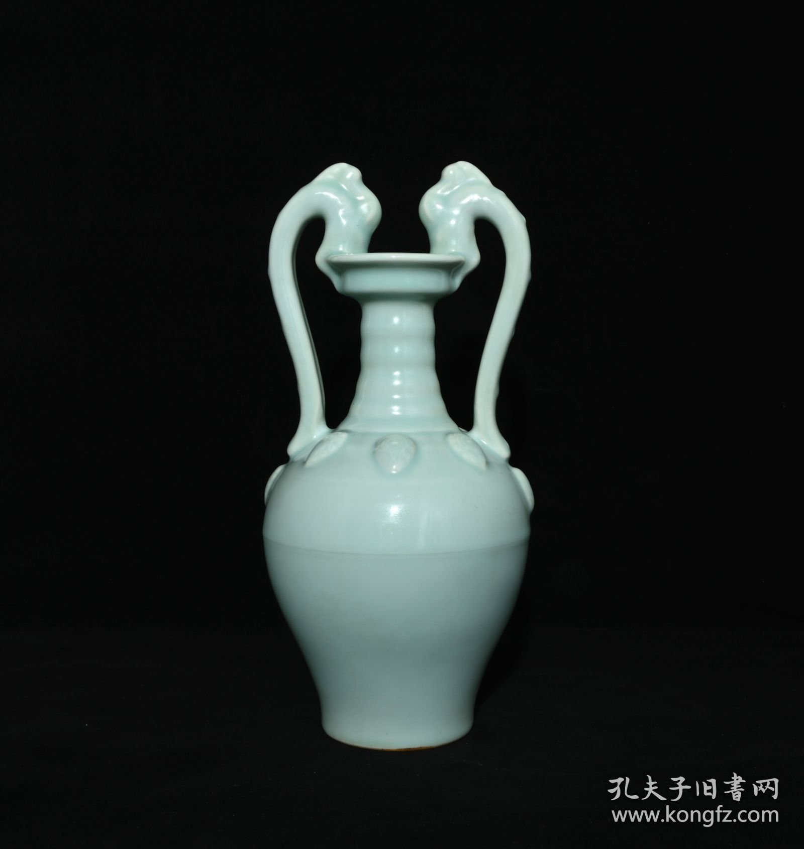 单色釉双龙瓶，高36×17.5厘米