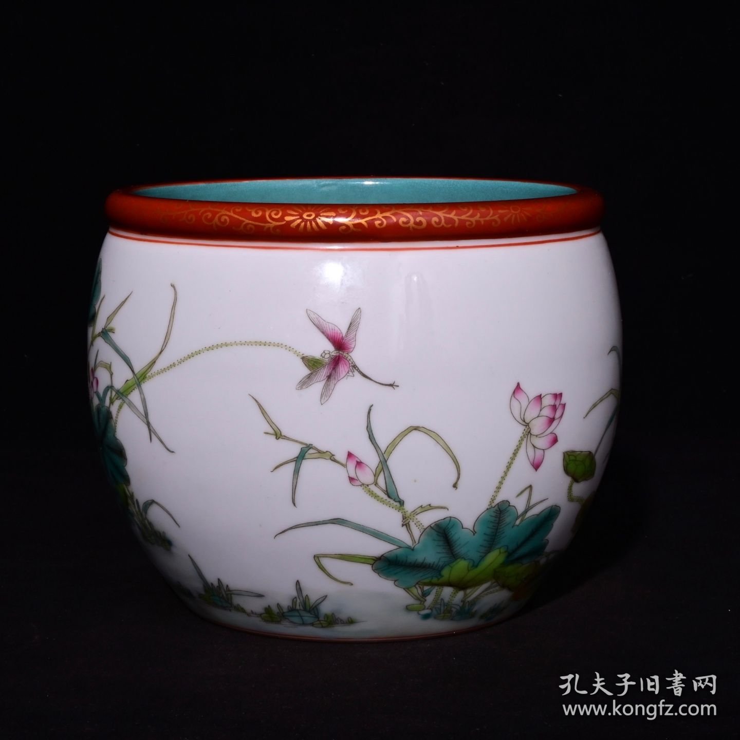 珐琅彩描金荷花仙鹤纹缸，高11.5×14厘米