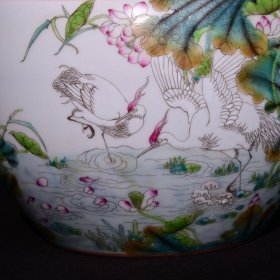 珐琅彩描金荷花仙鹤纹缸，高11.5×14厘米