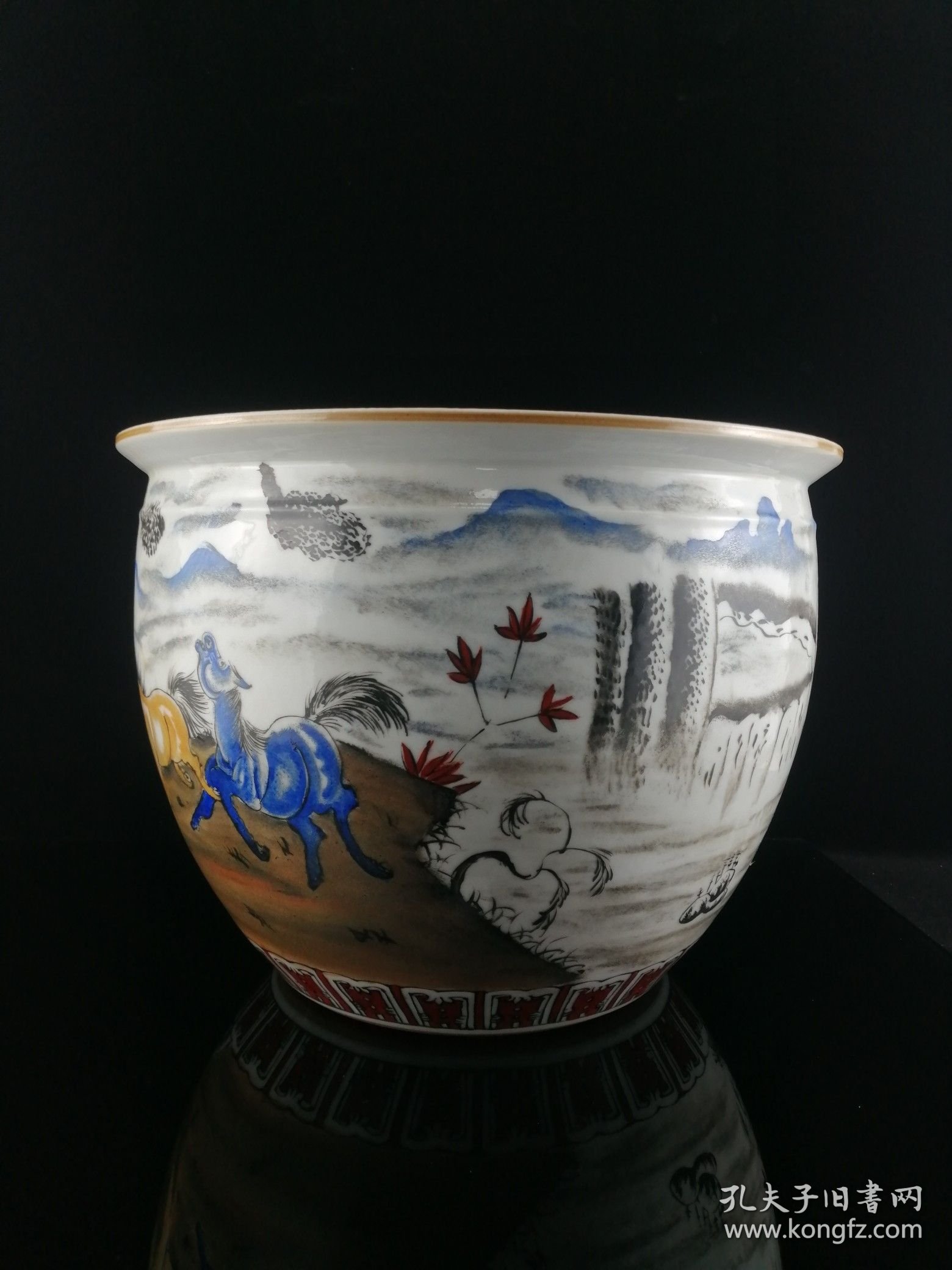 釉中彩八骏图纹饰缸，高25cm，口径32cm