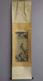 日本回流 日本著名画家 雪村《松鹰图》（印刷）纸本立轴（带原盒）