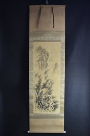 （VH5740）玉章笔 绢本手绘《山水风景图》装裱立轴画一幅 绫裱 两侧无轴头 钤印 画心尺寸：106*40CM 立轴尺寸：189*54CM。