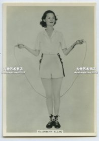 民国同期好莱坞女影星女明星伊丽莎白·艾兰Elizabeth Allan跳绳老照片一张1908年4月9日出生于英国,林肯郡,斯凯格内斯 伊丽莎白·艾兰是一名演员,代表作品有 《读脑机》、《问题中心》等。