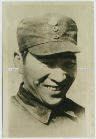 1956年林彪将军肖像老照片一张，背面文字记载拍摄于1949年刚解放天津时期，其任东北野战军总司。也有书友指正为1937年期任八路军第115师师长时期的影像。14X9.5厘米