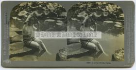 清末民国立体照片---民国时期荷花池塘边的日本女孩