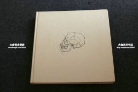 1999年英文原版Ghost in the Shell: Photography and the Human Soul, 1850-2000《框架中的精灵：摄影和人类的灵魂，1850-2000》以“人的外在是内在的反映”这一理念为前提。本书追溯了过去 150 年的现代摄影肖像，揭示了摄影艺术对人类面孔以及人类精神的诸多研究、表现、解释和颠覆。