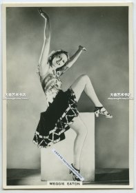民国时期电影女明星，女演员梅吉·伊顿老照片一张。 梅吉·伊顿 (Meggie Eaton) 1914 年 7 月 3 日出生于英国诺丁汉，原名多萝西·梅吉·伊顿 (Dorothy Meggie Eaton)。 她一位女演员，以《伦敦》（1937 年）、《苏荷之歌》（1937 年）和《风车狂欢》（1937 年）而闻名。