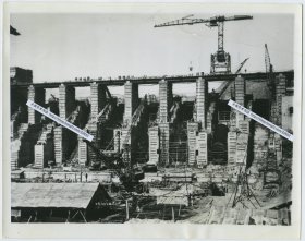 1950年代河南洛阳附近修建过程中的黄河三门峡水库老照片。22.8X18厘米