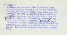 1944年美国驻滇西的中国远征军Y-Force部队美国军医，为中国当地百姓治疗眼病老照片。25.4X20.8厘米