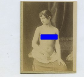 1880年代西洋女子艺术人体肖像蛋白照片一张。整件9.5X7.5厘米。M