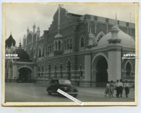 1950年代马来西亚吉隆坡独立广场区城市剧院老照片，8.7 X6.7厘米，泛银。B