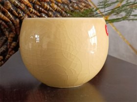 龙蛋杯蛋黄色主人品茗杯（尺寸: 口径7cm × 高5.7cm，均为手工测量，难免存在一定误差）