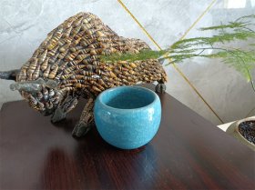 龙蛋杯天蓝色冰裂开片主人杯（尺寸:口径7cm×高6cm，手工测量，难免存在一定误差）