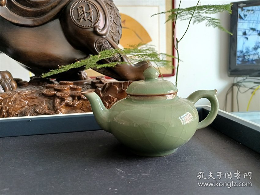 老库存中国龙泉青瓷哥窑冰裂纹开片茶壶（尺寸: 肚径9.0cm×高9.6cm，容量230ml,均为手工测量，难免存在一定误差）
