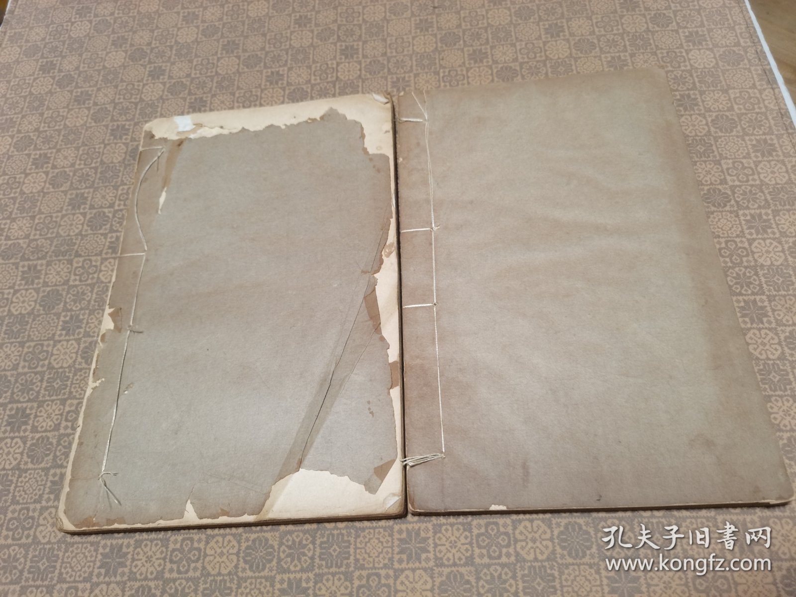 明大开线装《春秋繁露》十七卷二厚册全