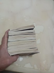 三国演义连环画：《董卓进京》；《小霸王孙策》；《白门楼》；《战官渡》；《马跃檀溪》；《三顾茅庐》；《长坂坡》；《群英会》；《赤壁大战》；《战长沙》；《取成都》；《火烧连营》；《诸葛亮渡泸水》；《姜维献书》；《诸葛装神》；《五丈原》；《姜维避祸》；《铁龙山》