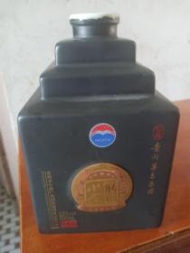 茅台集团小熊猫酒酒瓶（500ml）