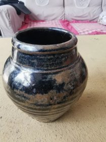清代时期紫金釉，窑变罐