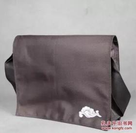 祥云多功能棕色包  用品包 横版 (多个内袋 可放置笔记本电脑等)  尺寸规格： 28.5cm*34.5cm