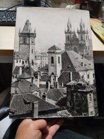 PRAHA VE FOTOGRAFII 摄影中的布拉格  (大量古建筑摄影图片  1960年 版