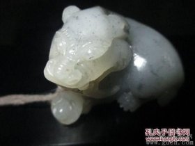 和田青花貔貅把件