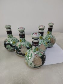 牛栏山二锅头（酒瓶） 53°500ml 青花彩瓷酒瓶（刚喝完的酒酒瓶）.