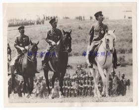 1939年，日本天皇裕仁在骑马。