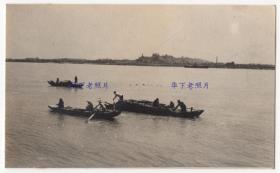 1939~1940年间，湖北武汉，从汉口隔着长江望向武昌的景观。
