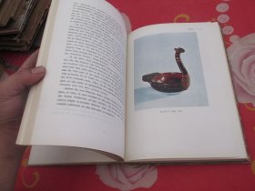 1981年《云梦睡虎地秦墓》绸子面精装本全1册，16开本，文物出版社一版一印 馆藏品好 实物拍照