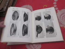 1981年《云梦睡虎地秦墓》绸子面精装本全1册，16开本，文物出版社一版一印 馆藏品好 实物拍照