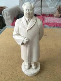 六七十年代时期石膏像，毛主席全身立像