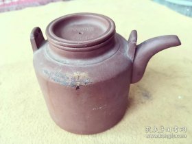 清代或民国时期老紫砂壶，带款识的圆紫砂壶