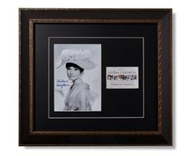 好莱坞女神 赫本 Audrey Hepburn 亲笔签名照  好莱坞证书  尺寸29*20cm