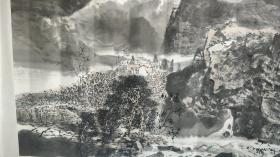 1021  李振华，中国山水画北派画家，早年结业于中国国家画院研究生班，中国美术家协会会员，中国教育电视台签约画家，北京中亿签约画家。 69*137品如图