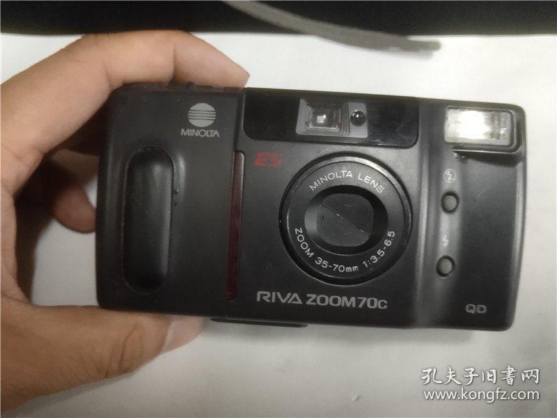 点击查看原图 美能达ZOOM70C相机