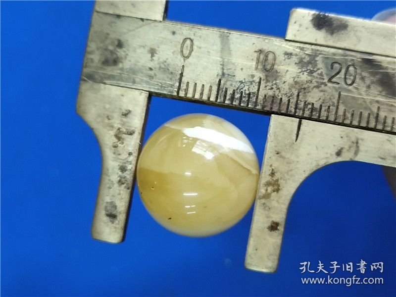 蜜蜡小珠2个直径1.6CM