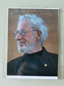 艾伦·黑格 亲笔签名照片，2000年诺贝尔化学奖得主，美国物理学家。
