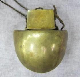清末民国时期元宝形铜盒挂件盒