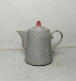 造型美观的民国铝质茶壶