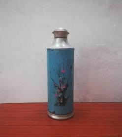 漂亮的花卉纹保温瓶