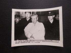 【银盐老照片】韩国总统卢泰愚受审  尺寸：20厘米*15.3厘米